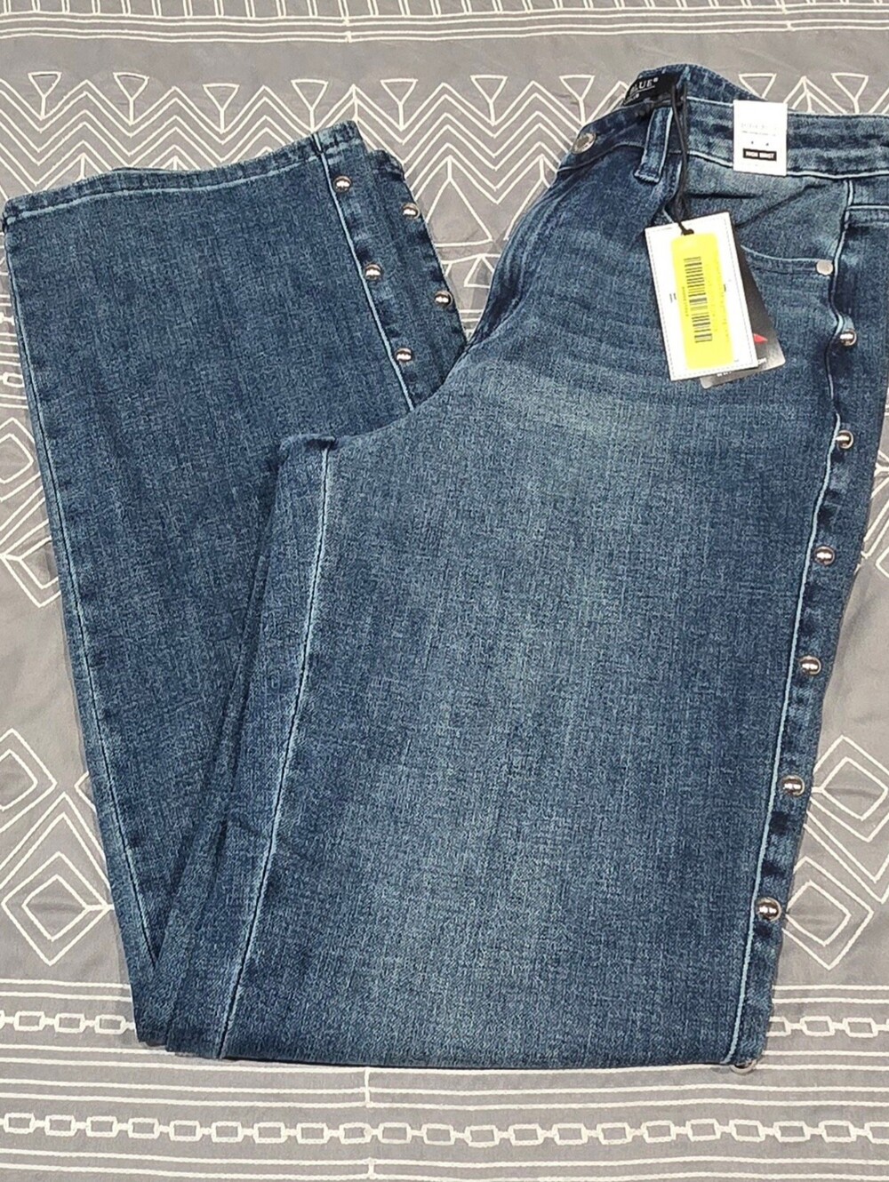 Judy Blue High Waisted Studded Straight Leg Jeans Size 7/28